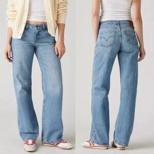 NWT Levi’s Low Loose Jeans in Good Grades - Medium Wash Size 25